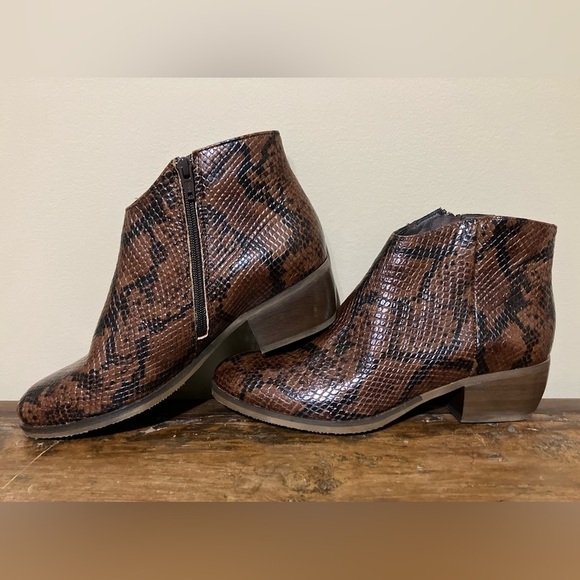 Clarks Womens MILA MYTH Leather Block heel Ankle Boots - Picture 5 of 10